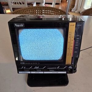 Vintage Rhapsody Mini Portable TV Television 4.5" Model TVS 627 Black White